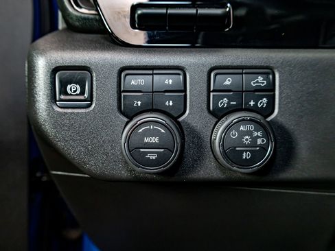 Used 2025 Chevrolet Silverado 1500 ZR2 w/ Technology Package image 22