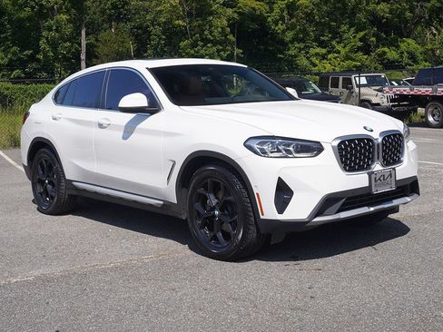 Used 2023 BMW X4 xDrive30i AWD/4WD image 2