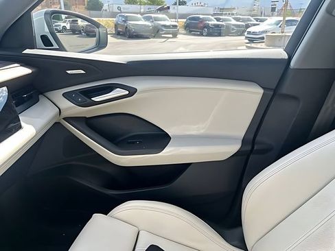Used 2025 Audi Q6 e-tron Premium Plus w/ Premium Plus AWD/4WD image 39