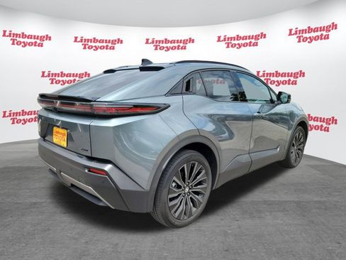 Used 2026 Toyota C-HR AWD/4WD image 22