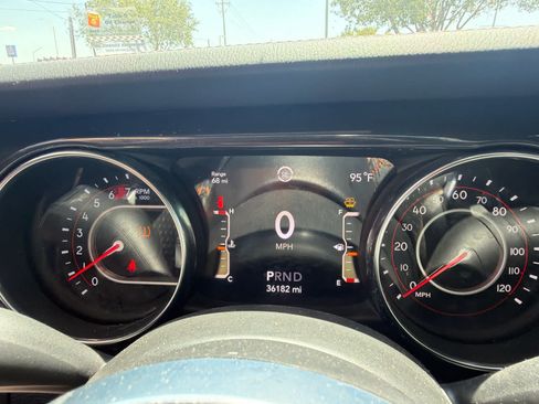 Used 2021 Jeep Wrangler Unlimited Rubicon AWD/4WD image 6