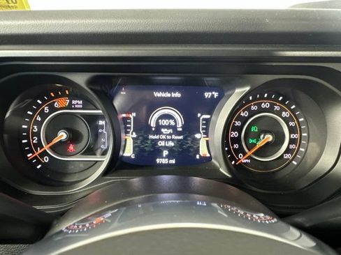 Used 2025 Jeep Wrangler Unlimited Sahara AWD/4WD image 20