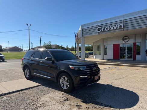 Used 2020 Ford Explorer XLT w/ Equipment Group 202A AWD/4WD image 1