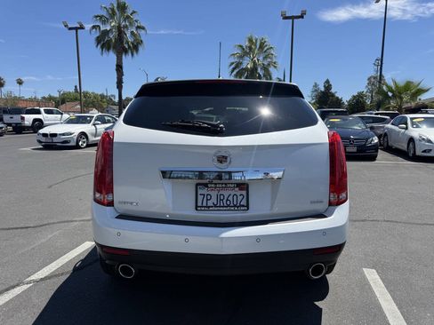 Used 2016 Cadillac SRX Luxury w/ Driver Awareness Package FWD image 4