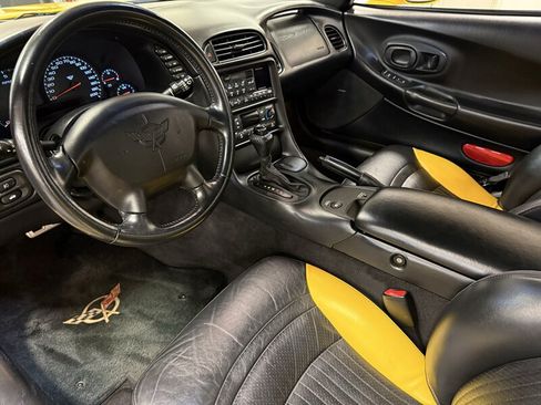 Used 2002 Chevrolet Corvette Convertible w/ Preferred Equipment Group2 RWD image 14