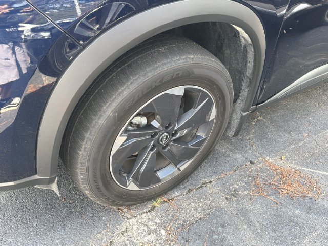 Certified 2025 Nissan Rogue SV FWD image 1