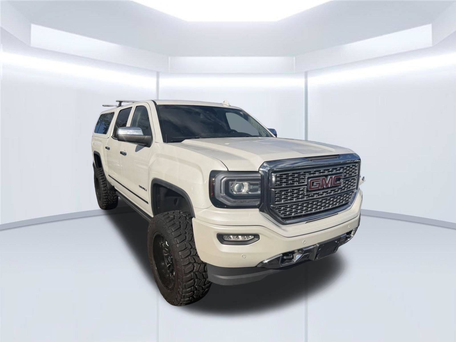 Used 2016 GMC Sierra 1500 Denali w/ Denali Ultimate Package AWD/4WD image 2
