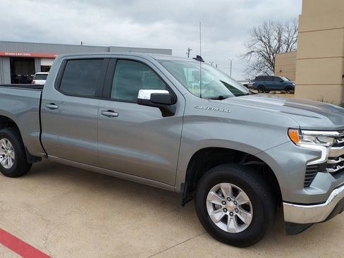 Used 2025 Chevrolet Silverado 1500 LT image 1