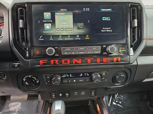 Used 2025 Nissan Frontier PRO-4X w/ Pro Convenience Package image 11