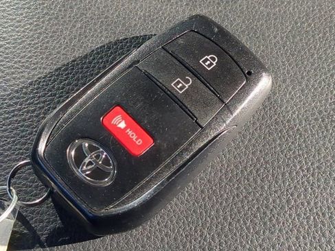 Used 2025 Toyota Tacoma SR image 27