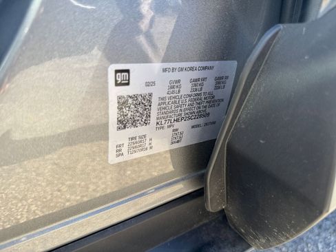 Used 2025 Chevrolet Trax LT image 23