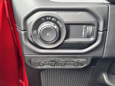 Certified 2025 Jeep Wrangler Sahara image 15