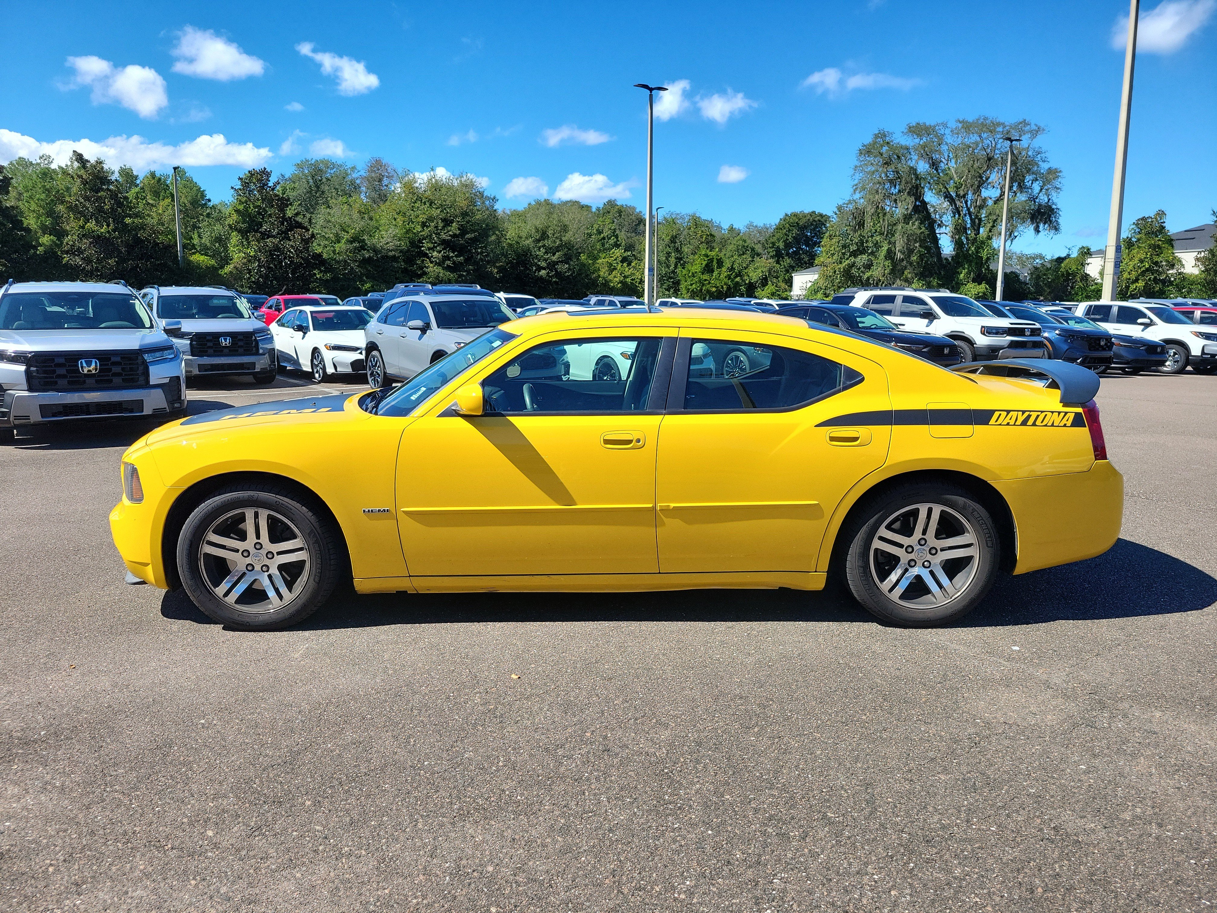 Used 2006 Dodge Charger R/T RWD image 2