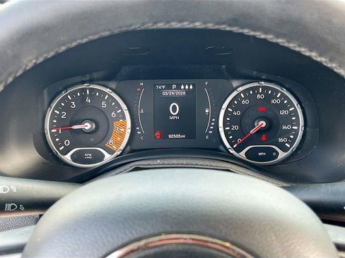 Used 2019 Jeep Renegade Latitude w/ Popular Equipment Group image 12