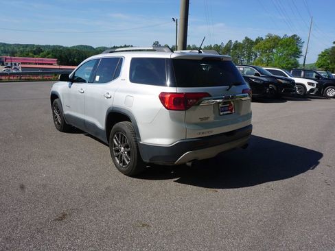Used 2019 GMC Acadia SLT image 18
