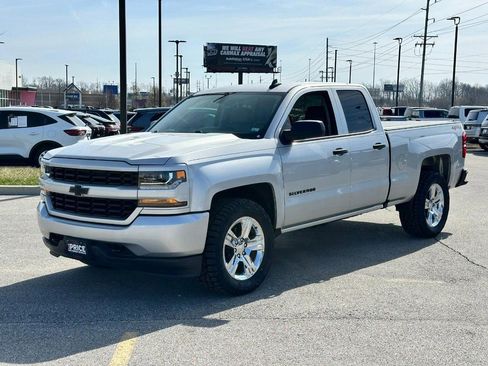 Used 2019 Chevrolet Silverado 1500 Custom w/ Custom Convenience Package image 1