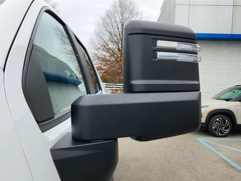 Used 2025 Chevrolet Silverado 2500 LT w/ Convenience Package image 7