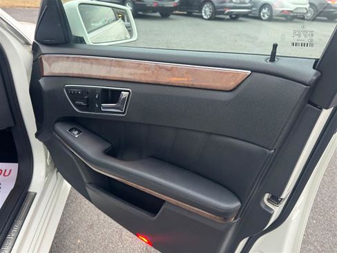 Used 2010 Mercedes-Benz E 350 4MATIC Sedan image 35