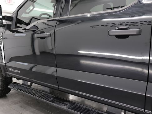 Used 2023 Ford F250 XLT w/ FX4 Off-Road Package image 31