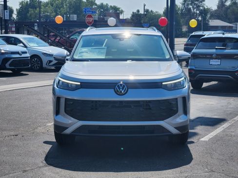New 2025 Volkswagen Tiguan SE AWD/4WD image 9
