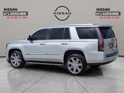 Used 2019 Cadillac Escalade Luxury image 8
