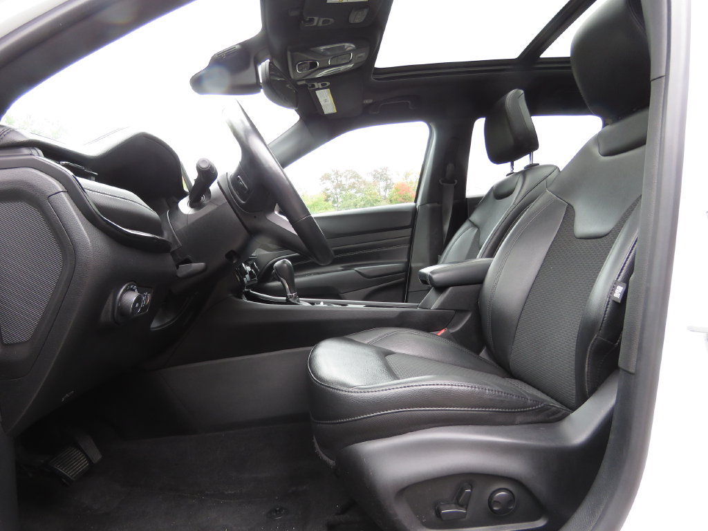 Used 2022 Jeep Compass Latitude w/ Sun and Sound Group AWD/4WD image 10