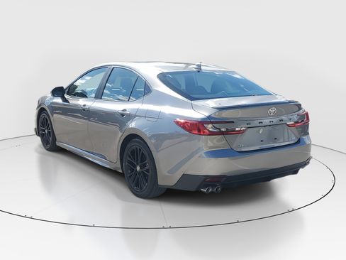 Certified 2025 Toyota Camry SE image 5