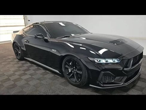 Used 2024 Ford Mustang GT RWD image 5