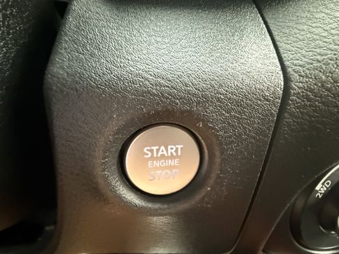 Used 2022 Nissan Frontier PRO-4X w/ Off-Road Protection Package image 41