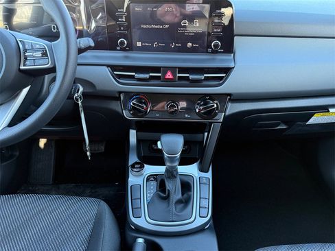 New 2026 Kia Seltos LX image 11