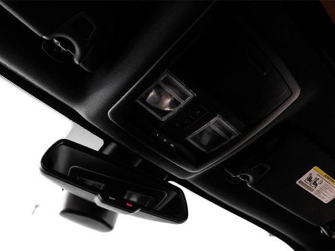 Used 2017 Dodge Challenger R/T image 24