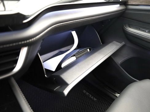 New 2026 Volkswagen Atlas SEL Premium R-Line image 24