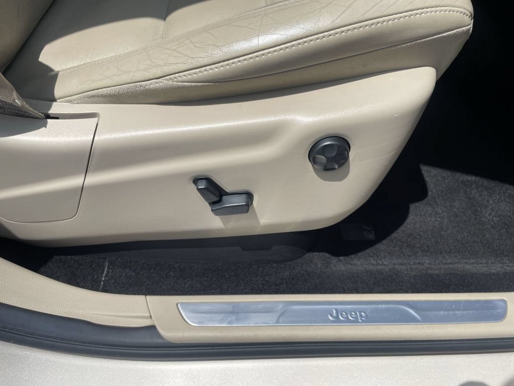 Used 2014 Jeep Grand Cherokee Limited AWD/4WD image 35