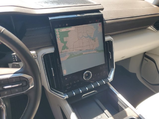 Used 2024 GMC Acadia Denali FWD image 15