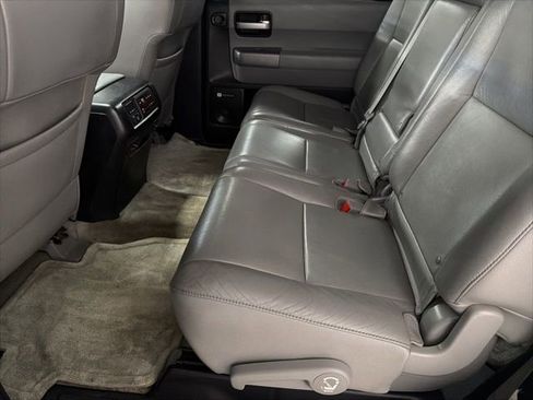 Used 2011 Toyota Sequoia Limited image 38