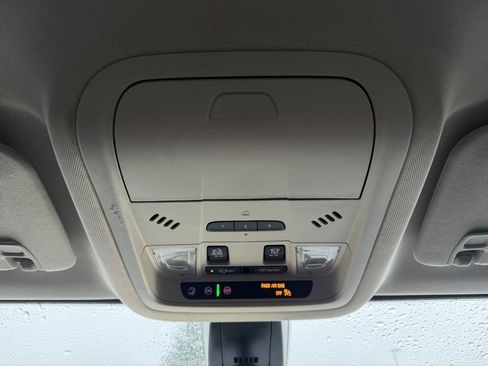 Used 2023 GMC Acadia Denali w/ Denali Ultimate Package image 29