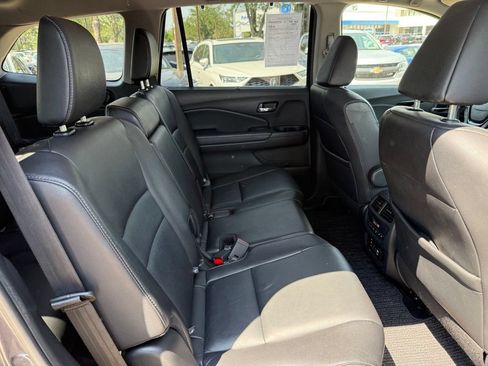 Used 2016 Honda Pilot Touring image 19