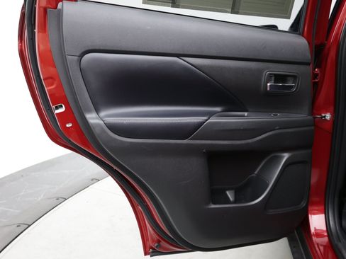 Used 2020 Mitsubishi Outlander SEL AWD/4WD image 29