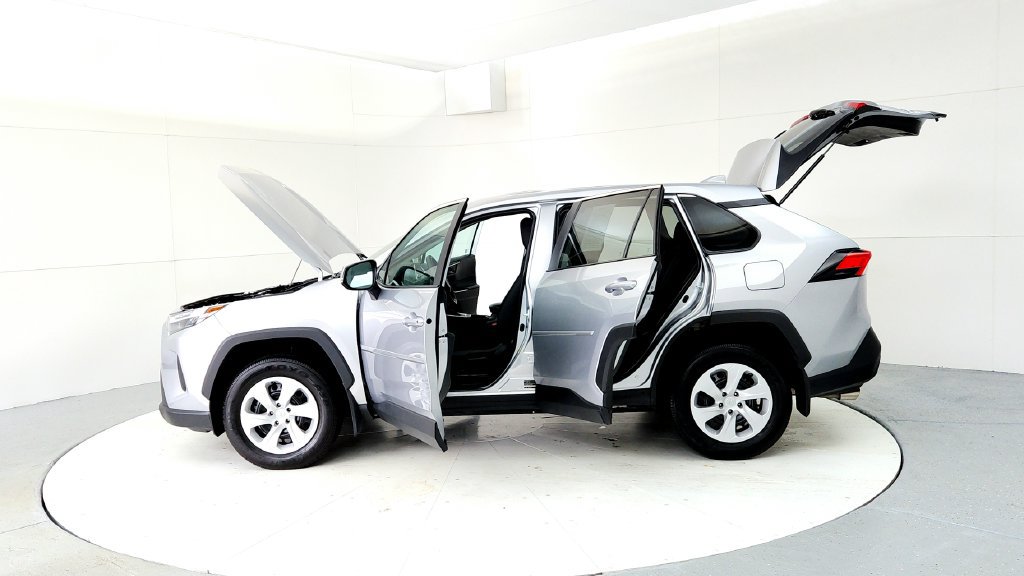Certified 2025 Toyota RAV4 LE AWD/4WD image 10