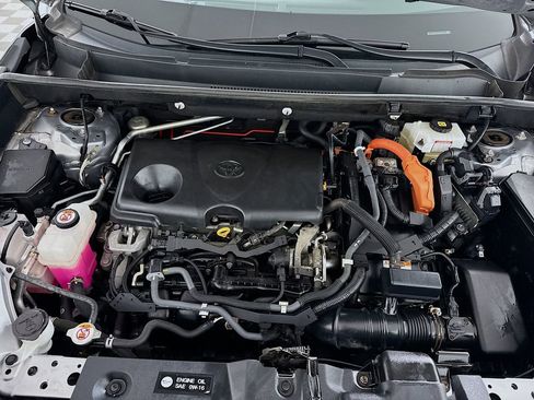 Certified 2021 Toyota RAV4 XLE w/ Convenience Package image 10