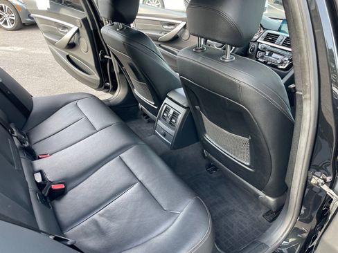Used 2018 BMW 340i xDrive Sedan w/ Premium Package image 19