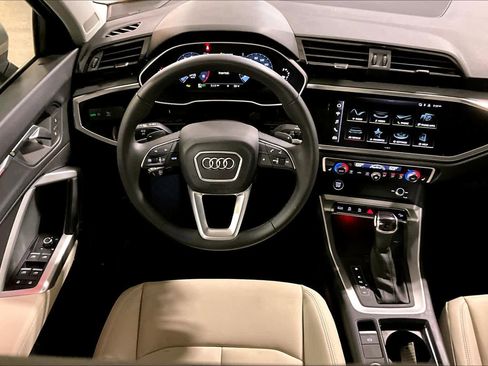 Used 2025 Audi Q3 2.0T Premium Plus w/ Premium Plus Package image 5
