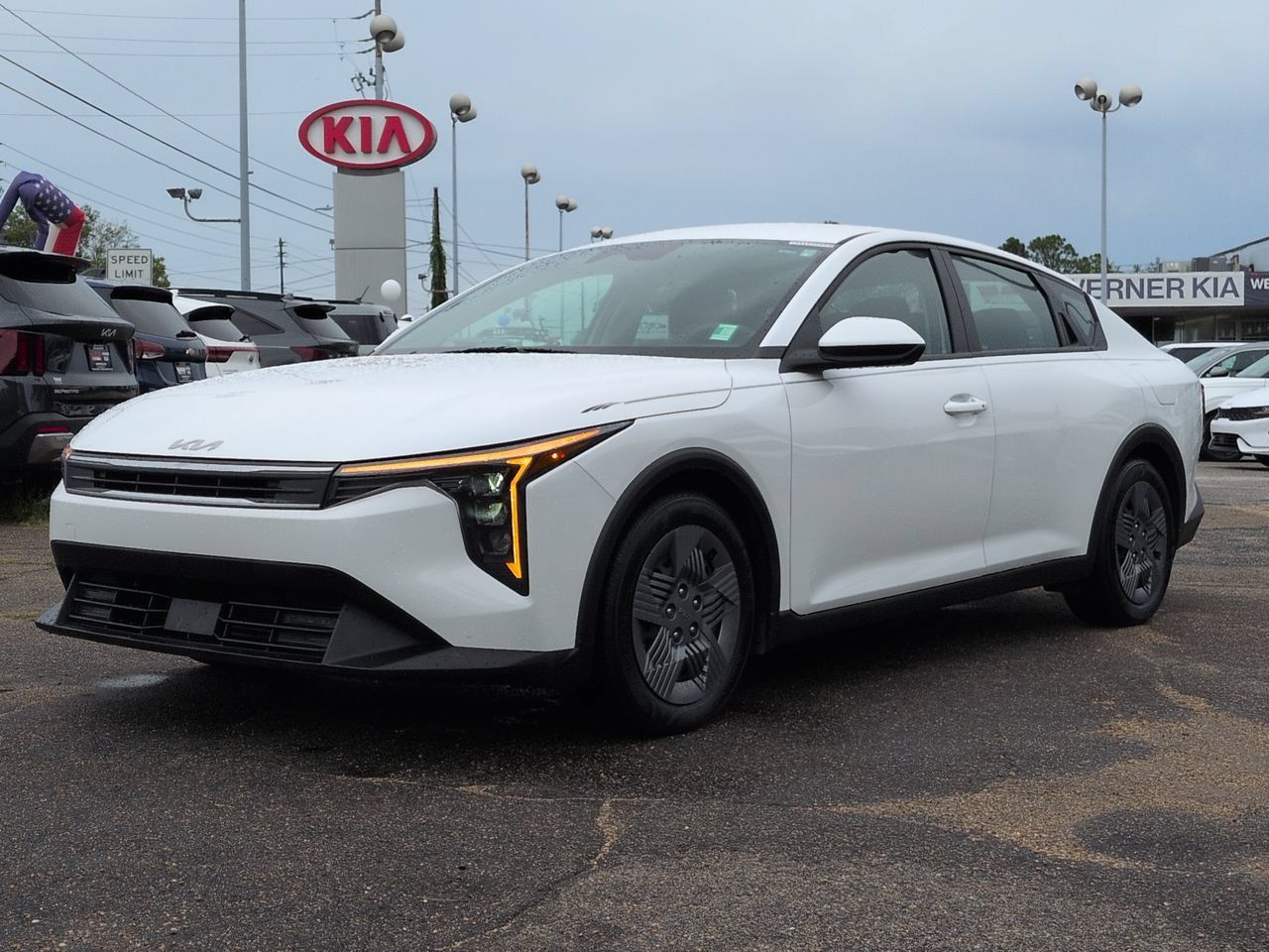Certified 2025 Kia K4 FWD image 1