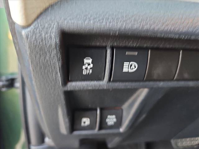 Used 2021 Toyota Sienna XLE FWD image 21