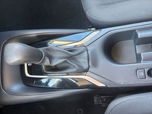 Used 2025 Toyota Corolla LE image 39