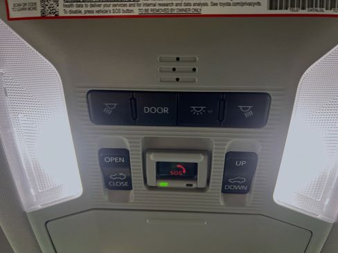 Used 2025 Toyota RAV4 XLE image 21