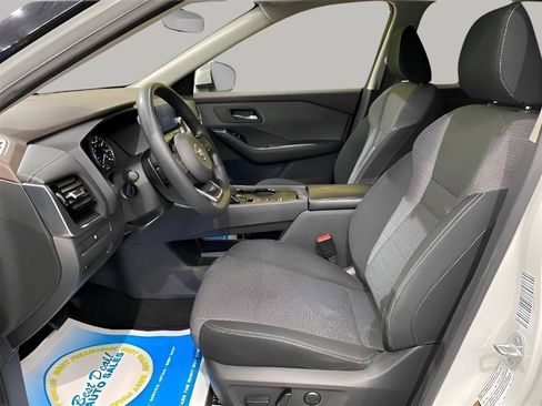 Used 2021 Nissan Rogue SV FWD image 20