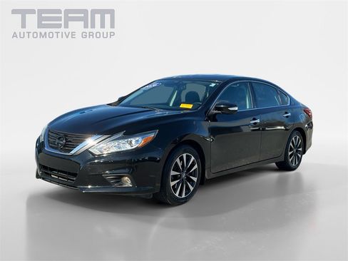 Used 2016 Nissan Altima 2.5 SV w/ Convenience Package image 3