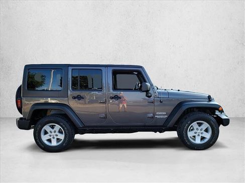 Used 2017 Jeep Wrangler Unlimited Sport w/ Quick Order Package 24S AWD/4WD image 4