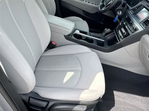 Used 2016 Hyundai Sonata SE FWD image 17